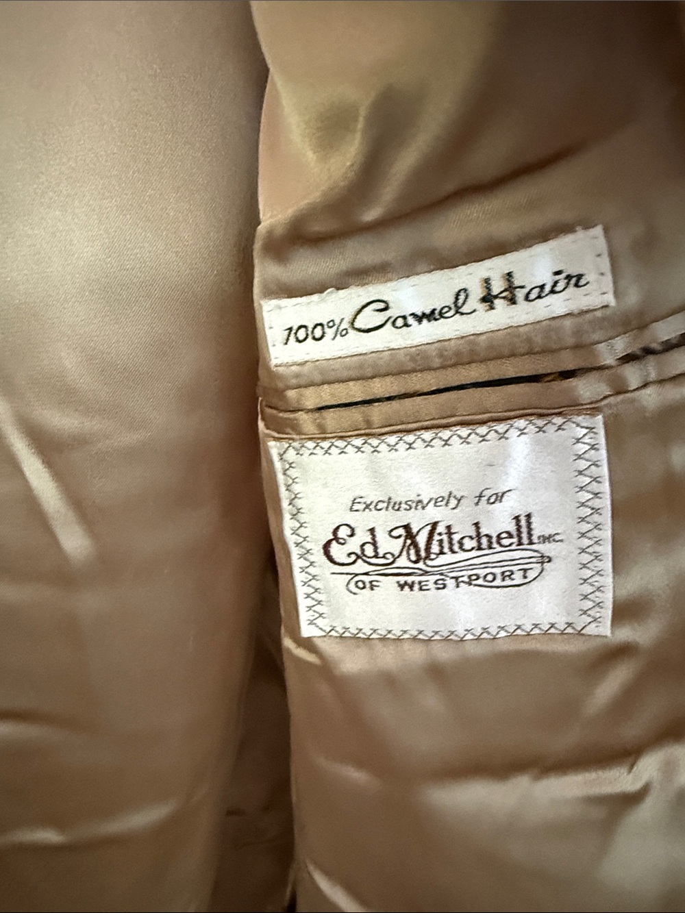 Vintage Camel Hair Long Double-Breasted Women's Coat - Picture 4 of 4
